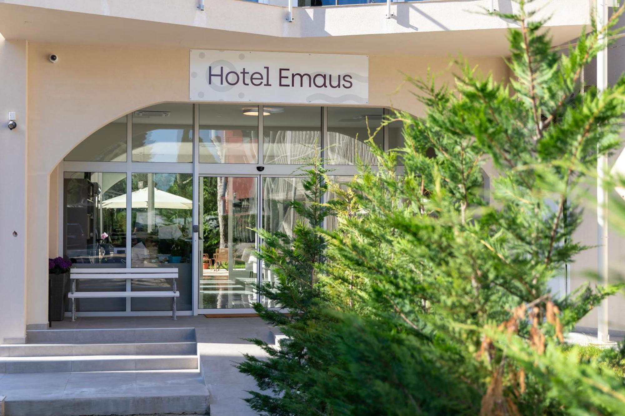 Hotel Emaus Novigrad Istria Eksteriør billede