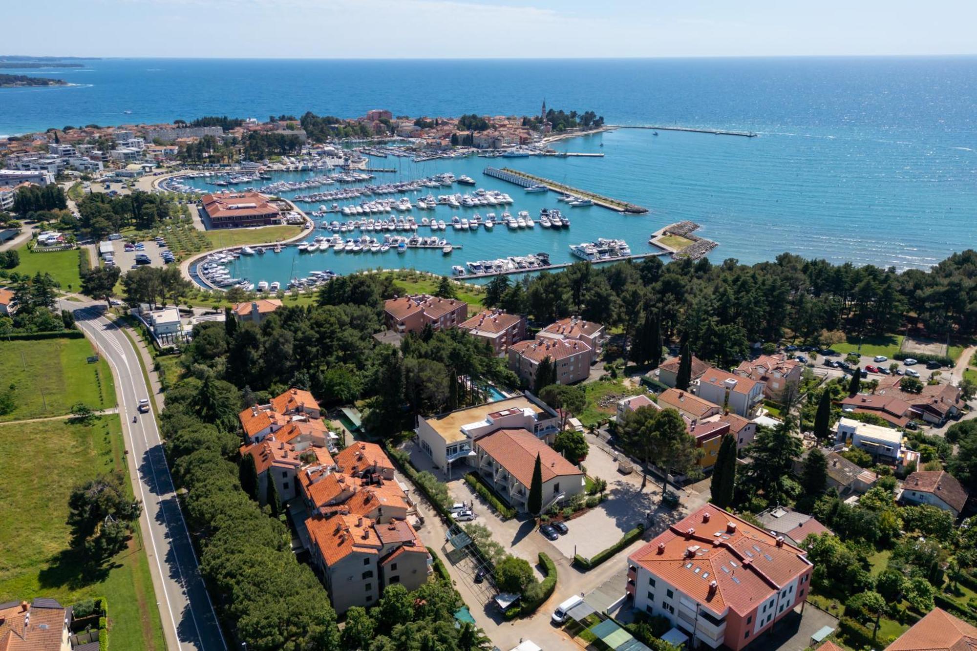 Hotel Emaus Novigrad Istria Eksteriør billede