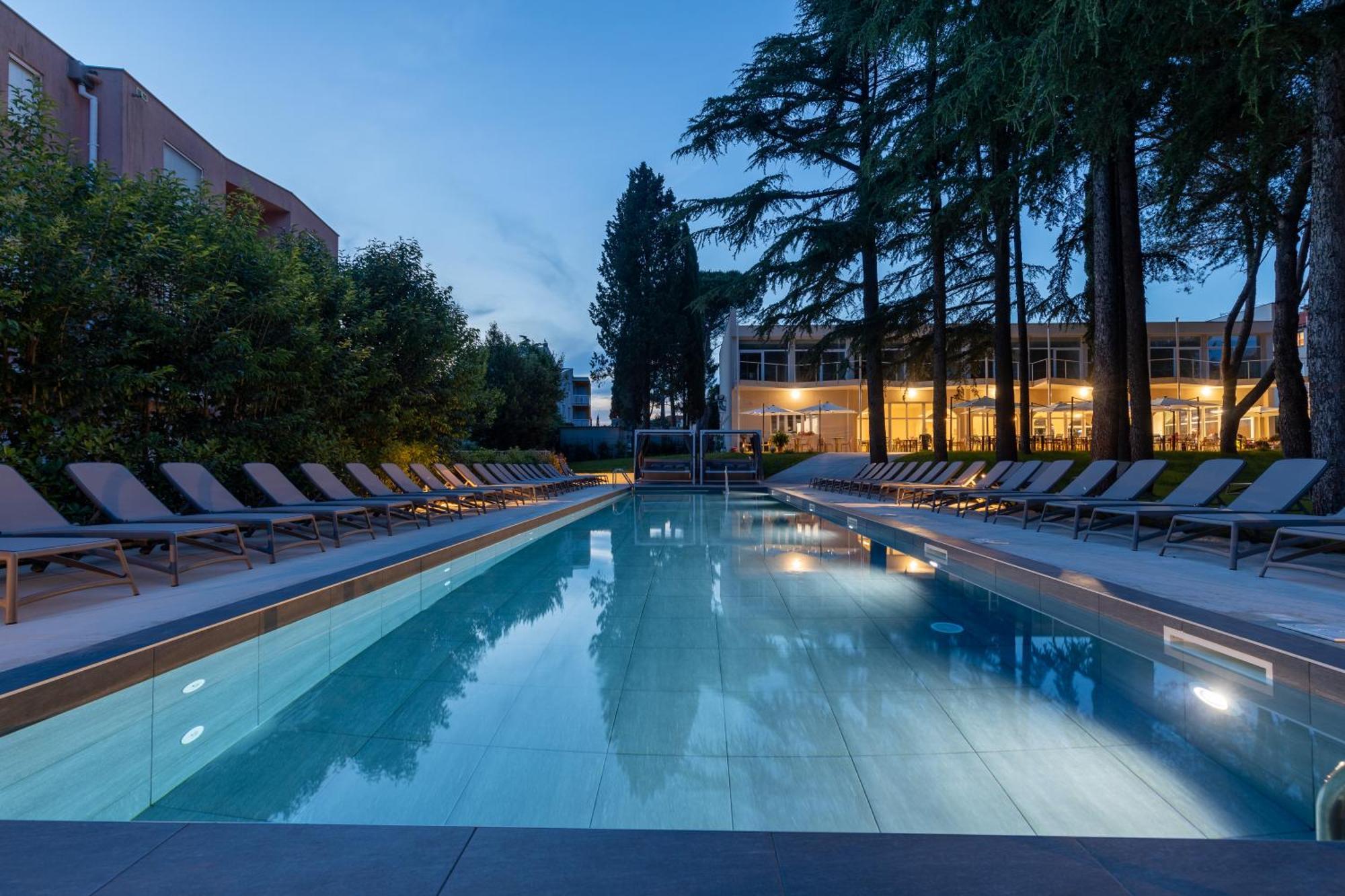 Hotel Emaus Novigrad Istria Eksteriør billede
