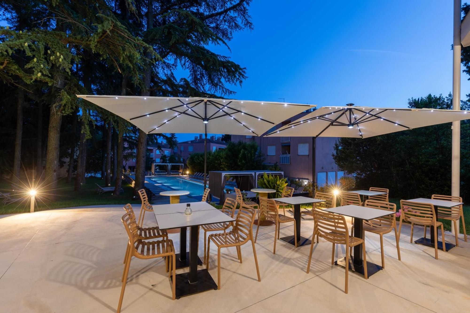 Hotel Emaus Novigrad Istria Eksteriør billede